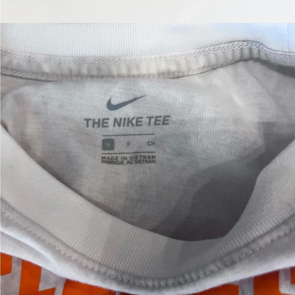 Women’s Nike Tennessee Volunteers tie-dye crew neck long sleeve shirt